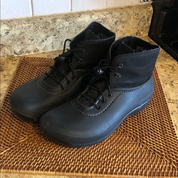 CROCS Black Rain & Snow Boots - Picture 2 of 5